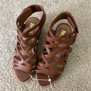 Brand new kid sandals. Size 1. Brand- MIA kids